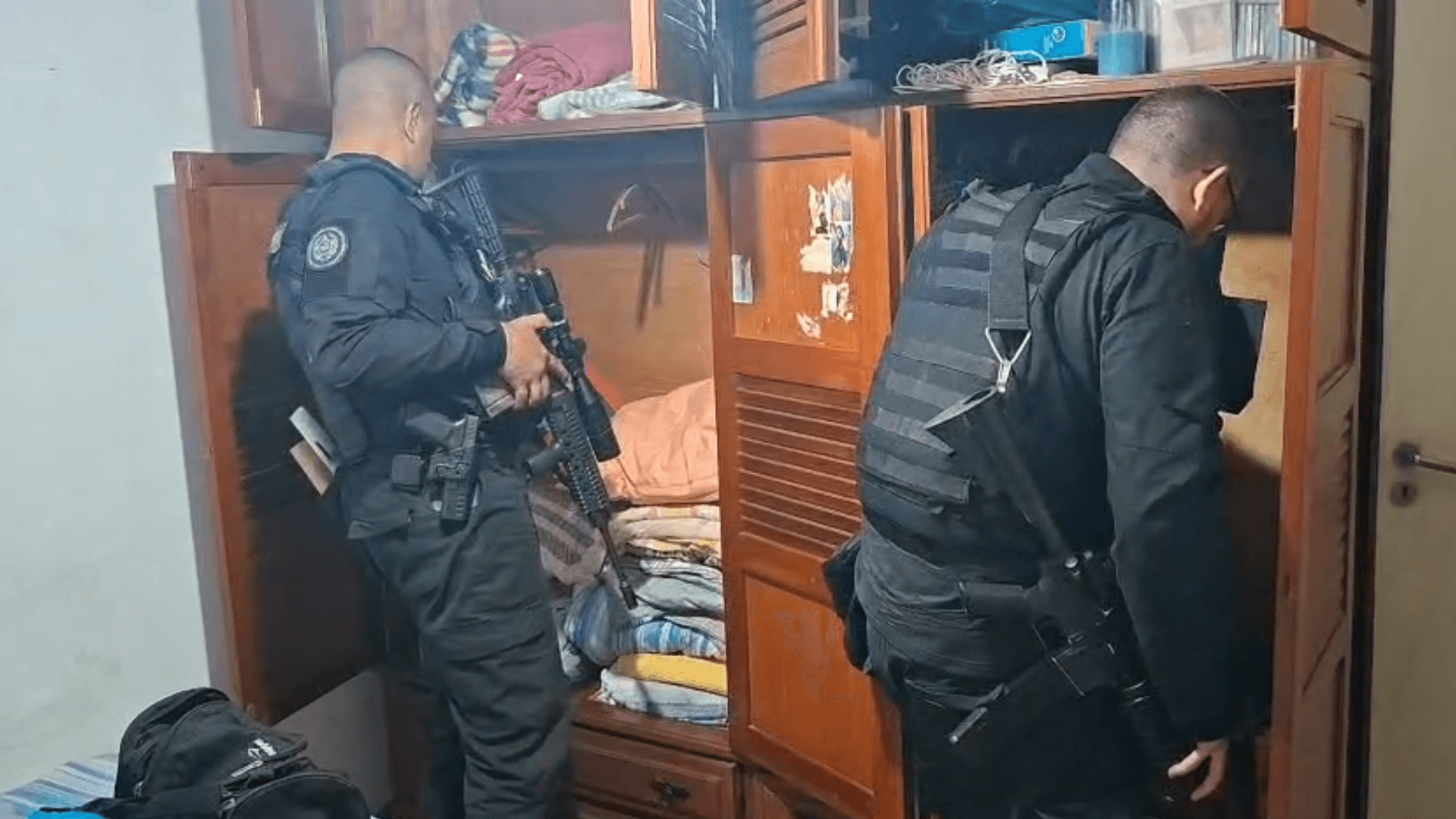 RJ: PF apreende fuzis durante operação contra fraudes no registro de armas