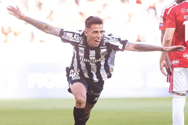 No Beira-Rio, Santos vence Internacional e se afasta do Z4 do Brasileirão