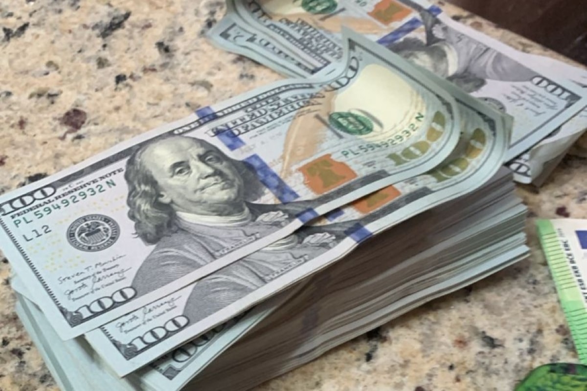 Bolsa sobe diante resultado da inflação nos EUA e dólar recua