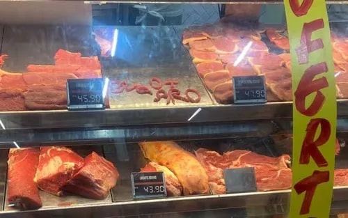 Atacadista é autuado por moer carne antes da compra na Bahia