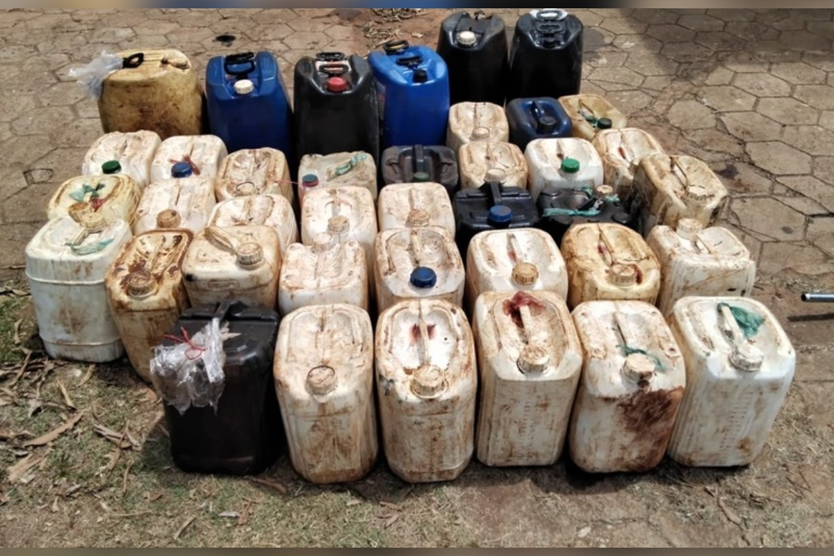 PF flagra transporte clandestino de combustível via rio para país vizinho