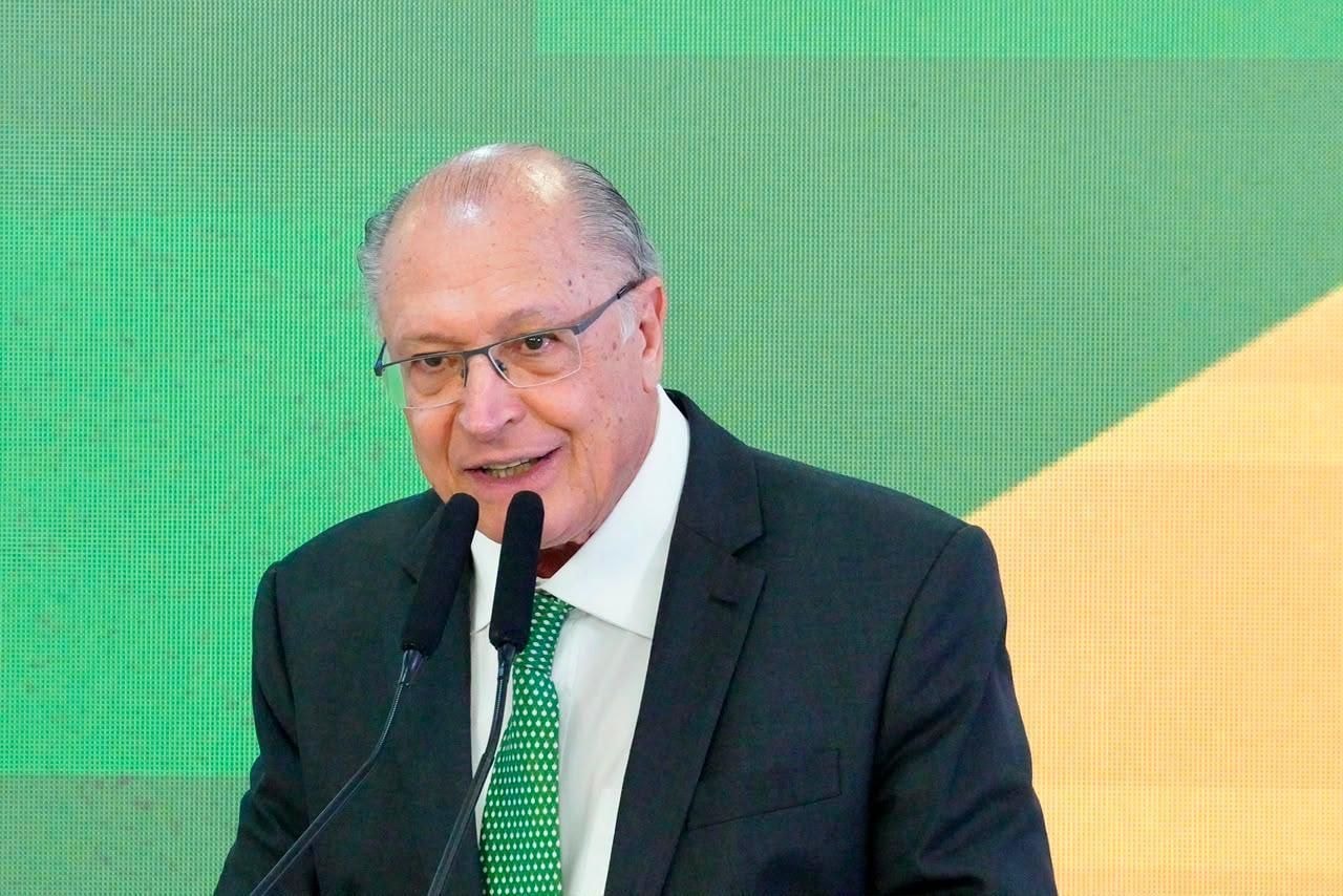 Coordenador de Flávio propõe reduzir maioridade em PEC para pressionar Lula