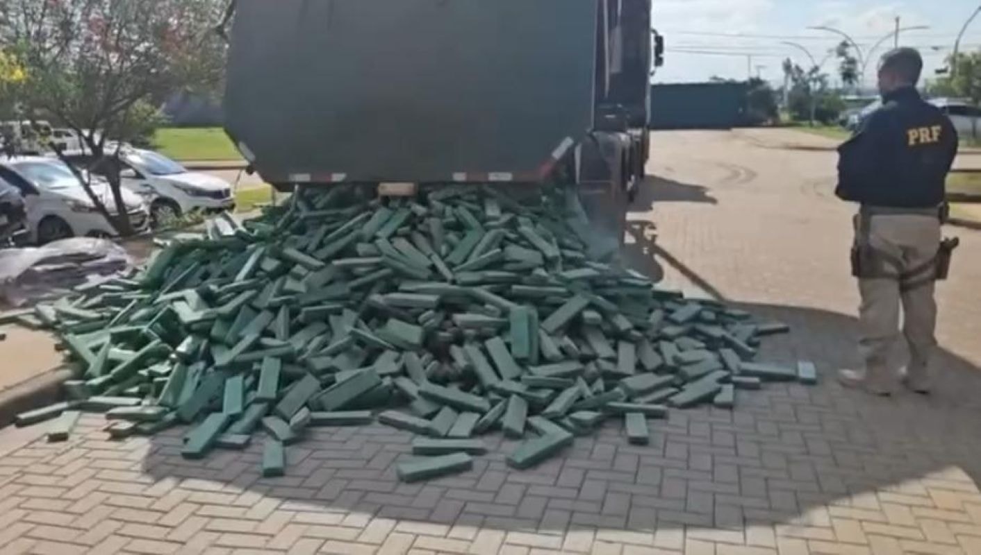 Mais de 3 toneladas de maconha são apreendidas em operação integrada da PRF