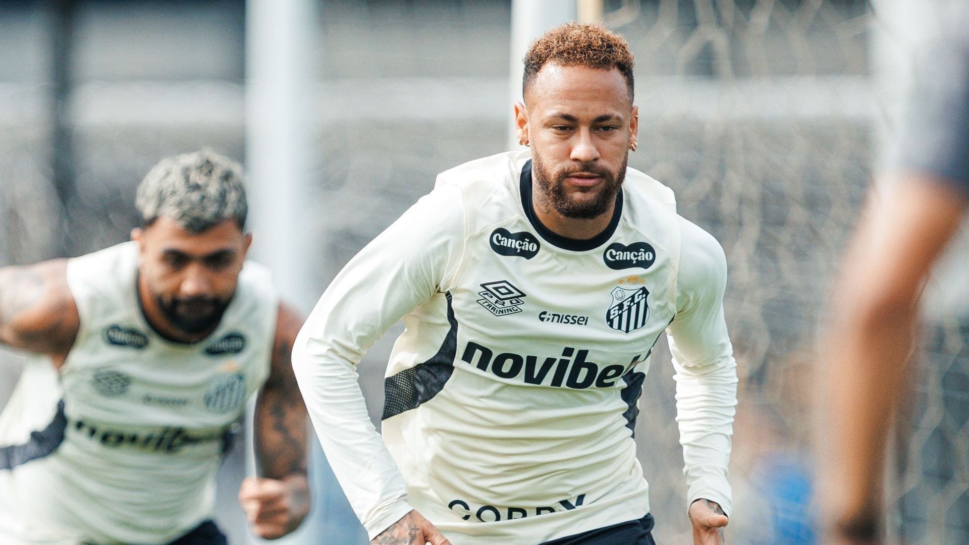 Colo-Colo pede à federação que Vozinha possa usar apelido na camisa