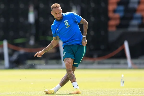 Ancelotti sobre Neymar: "Óbvio que pode jogar mais do que 15 min"