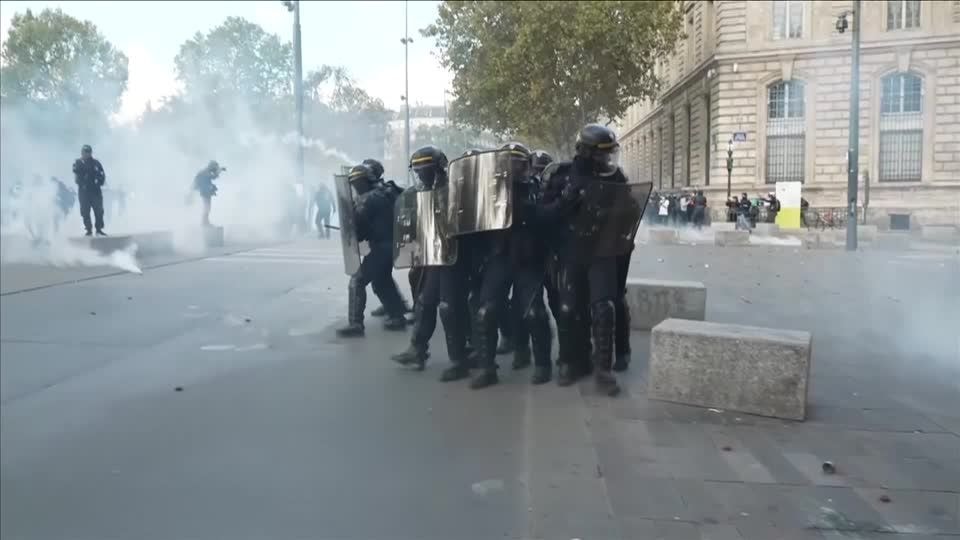 Protestos na Itália têm segundo dia de confronto com a polícia