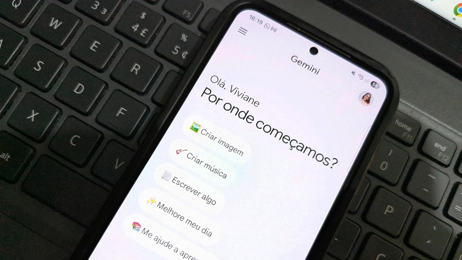 Gemini bate 1 bilhão de usuários e quebra recorde histórico do Google