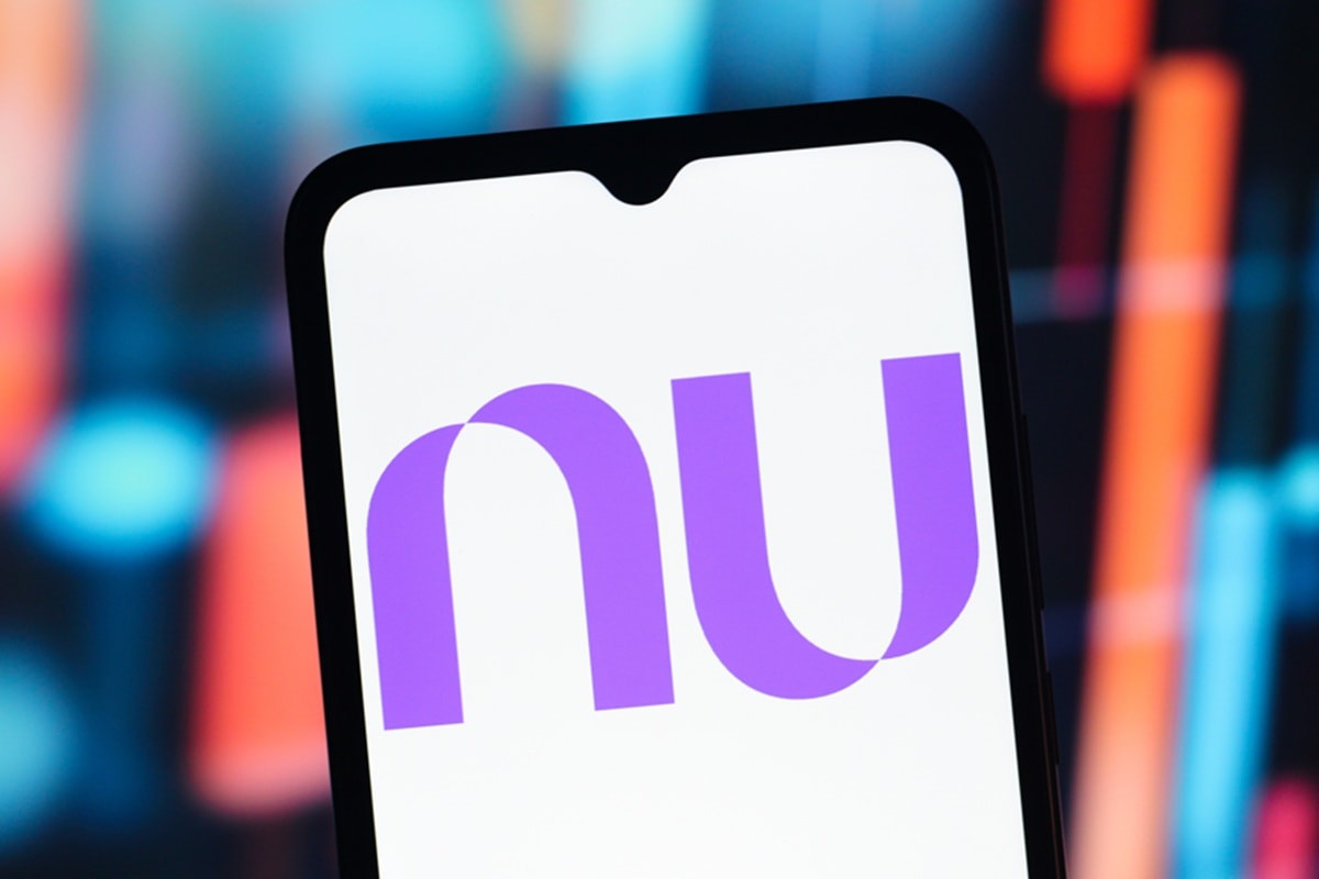 Para manter nome, Nubank compra banco e busca licença no Brasil