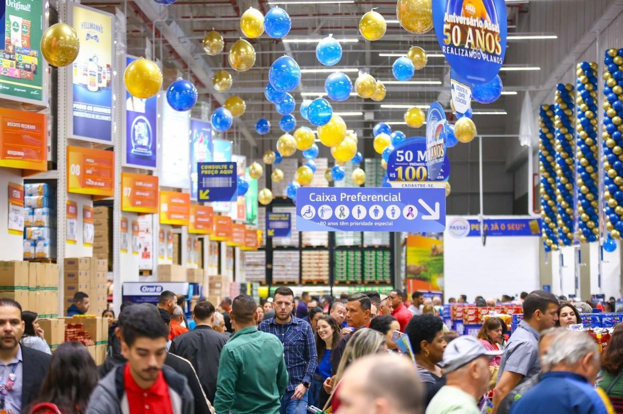 Assaí tem resultados em linha com o esperado, mas ainda fracos; ação cai mais de 4%