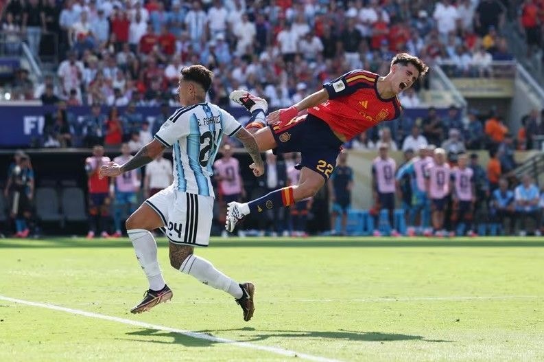 Auxiliar da Argentina pede desculpas por confusão na final da Copa