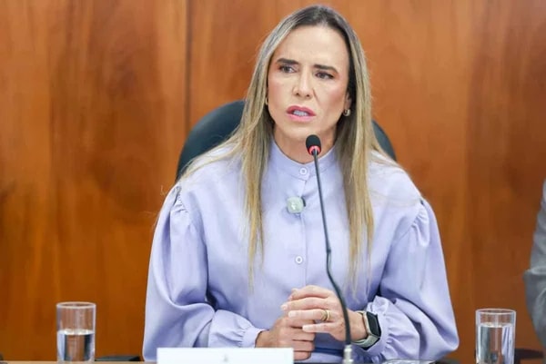Celina diz que GDF reverteu déficit e retomou capacidade de pagamento