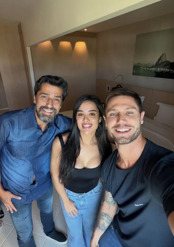 Alberto Cowboy fala sobre Jonas Sulzbach e Jordana: "A gente torce"