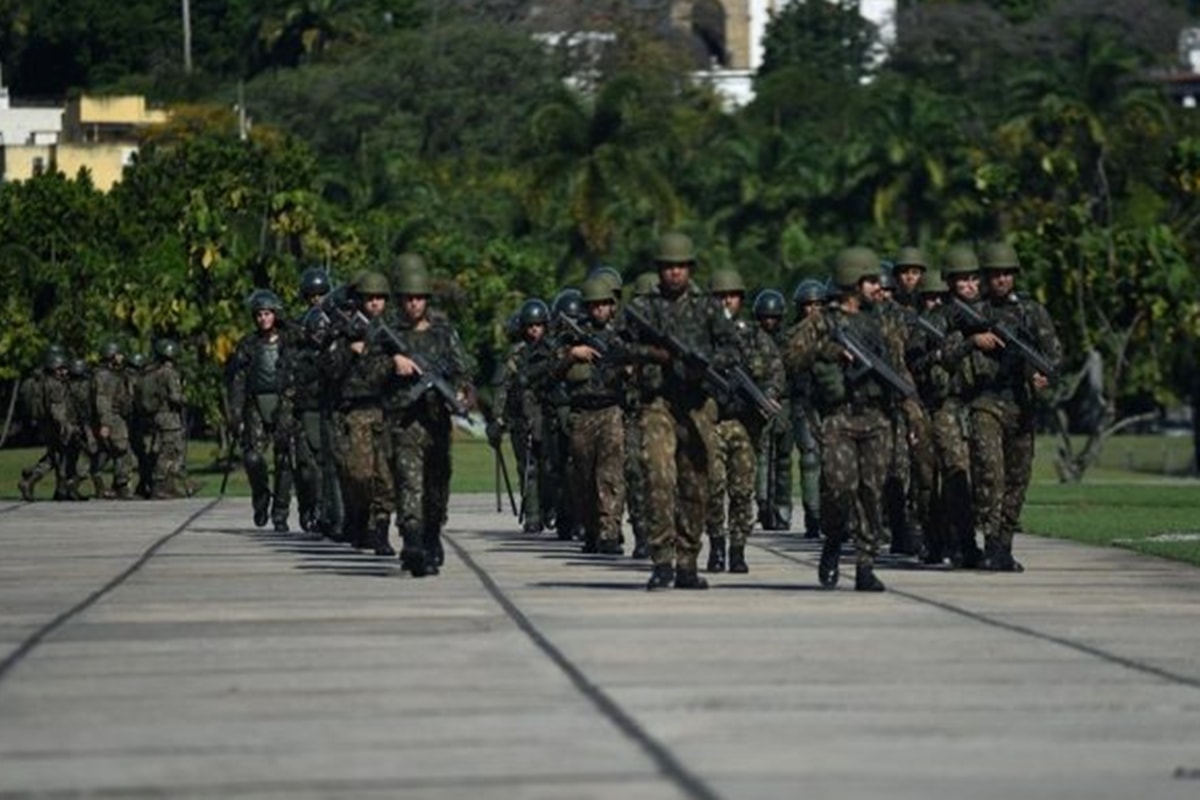 Major que matou namorada e escondeu corpo perde patente no Exército