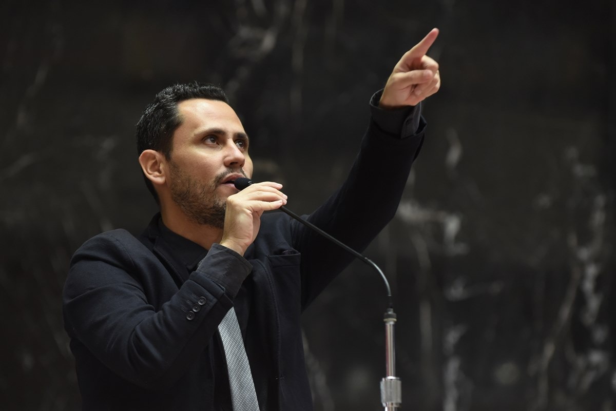 Cleitinho faz desabafo diante de especulações sobre sua candidatura