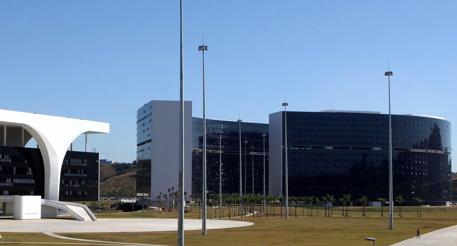 Às vesperas da Copa, MG ainda não definiu expediente de servidores