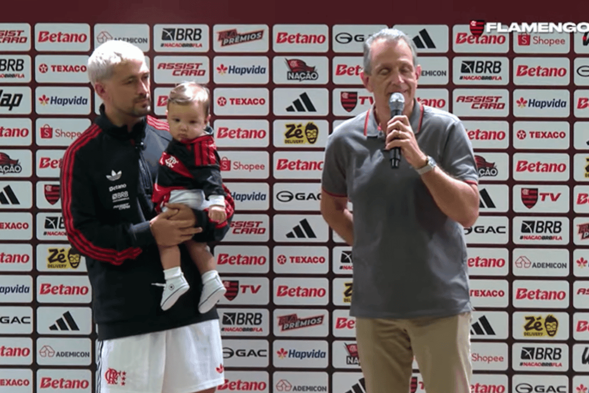 Presidente do Flamengo, BAP anuncia busto em homenagem à Arrascaeta