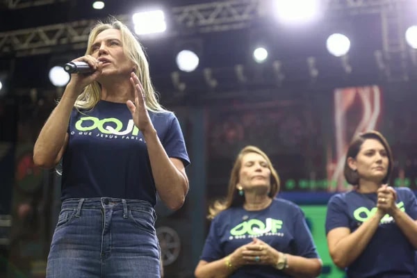 Michelle Bolsonaro defende “Senado forte” diante de crise no STF