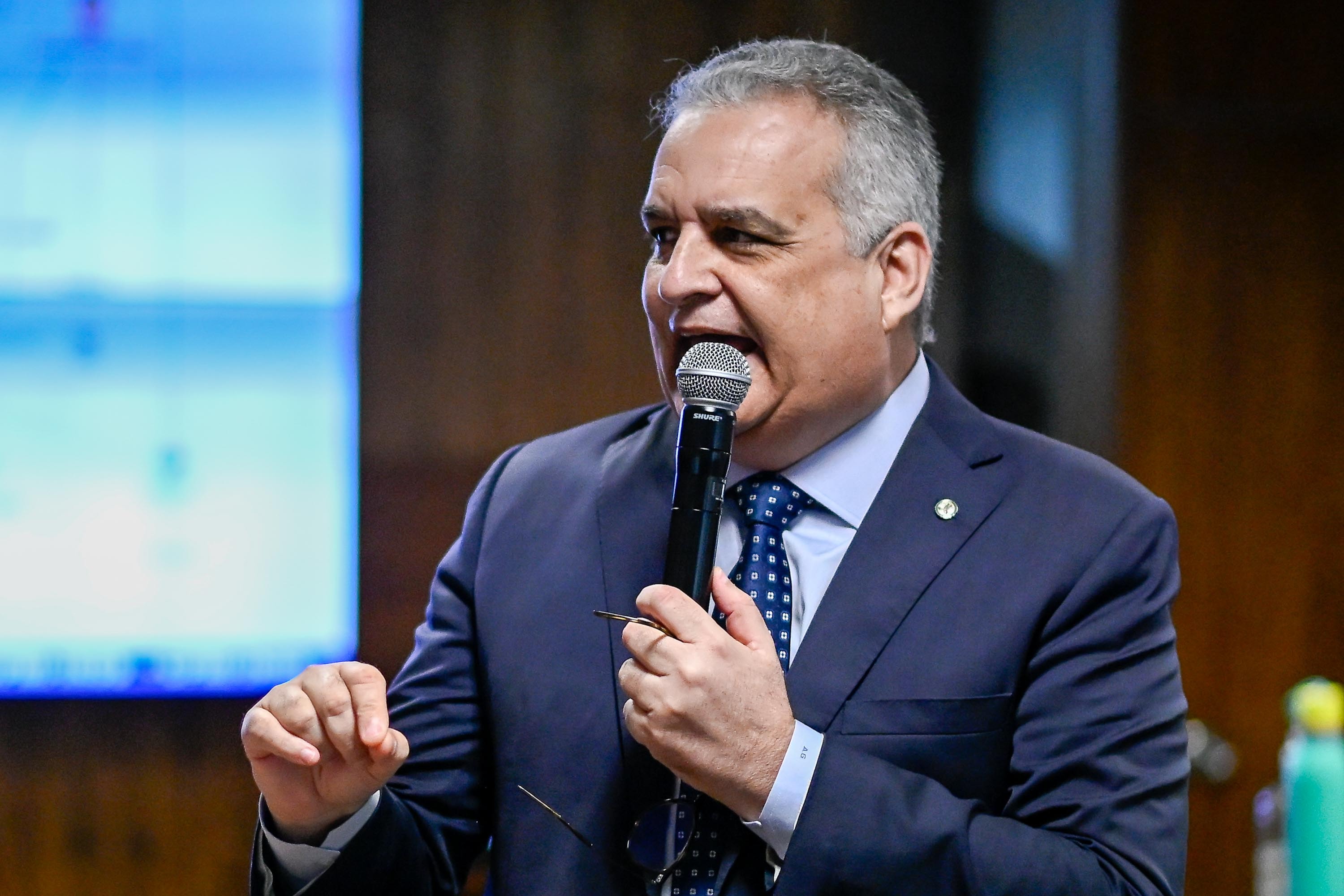 Exame de DNA do vice de Flávio após acusação de estupro aponta "perfil genético único"