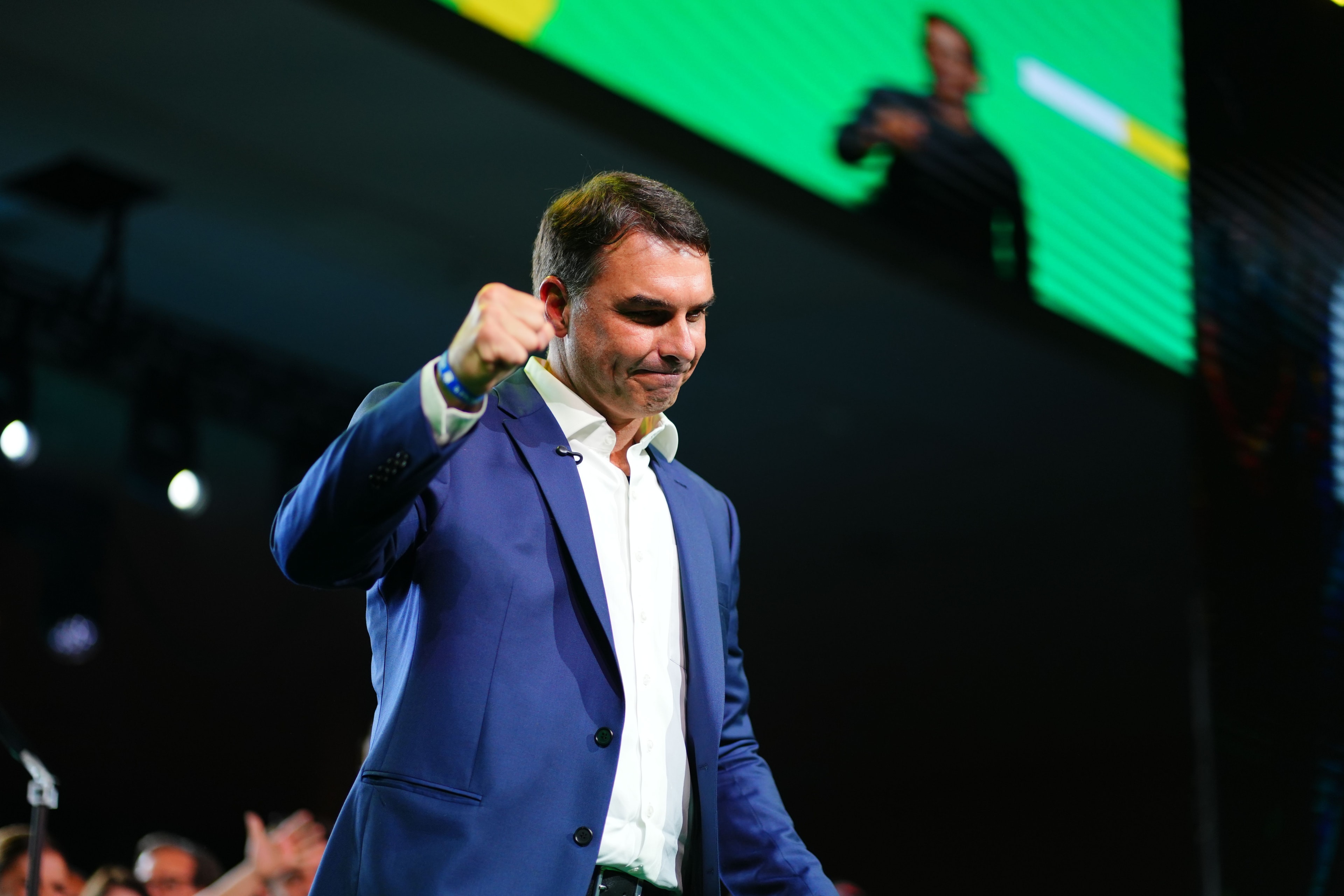Análise: Time de Flávio mantém ceticismo em ajuda de Michelle
