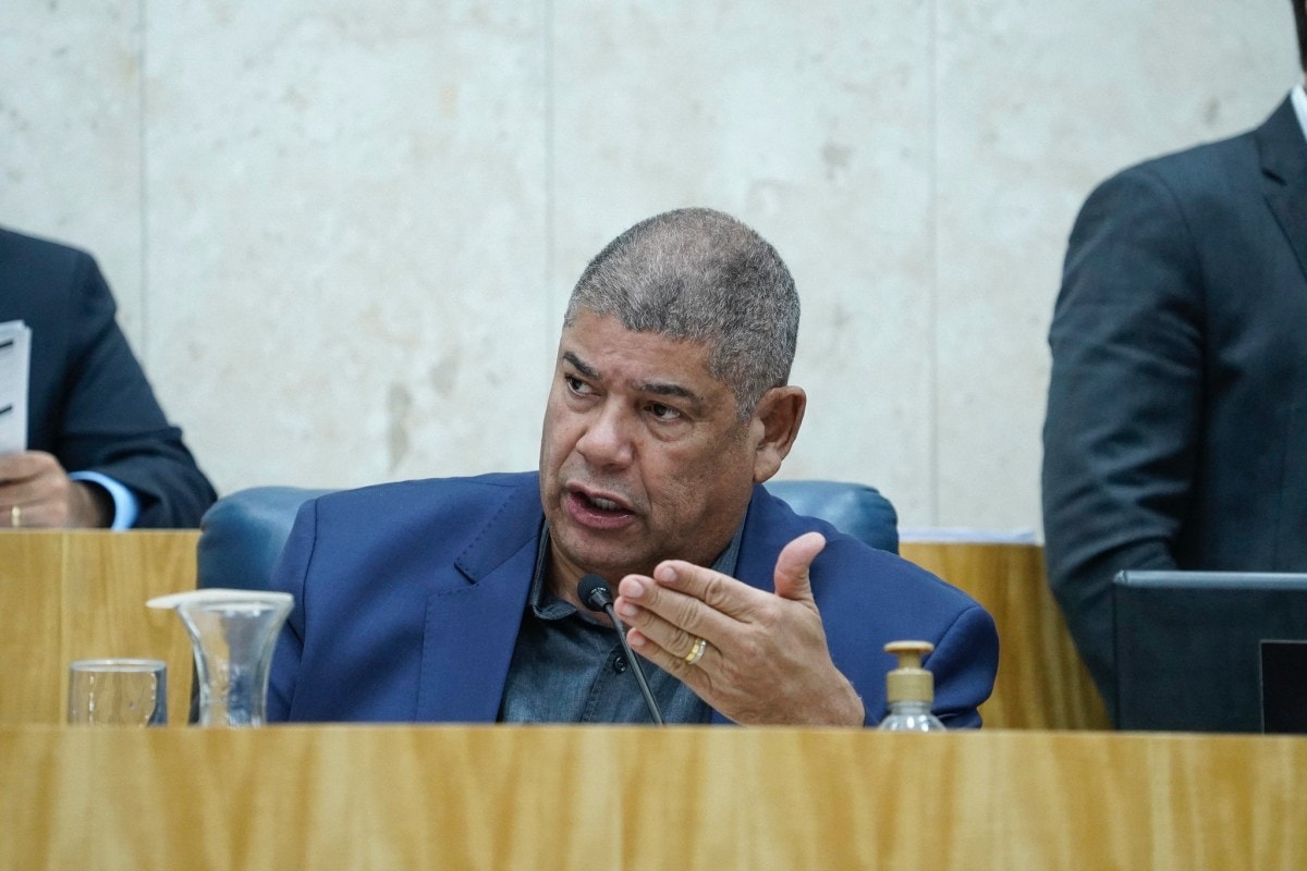 Corregedoria ouve policiais sobre suposta regalia a Milton Leite na prisão