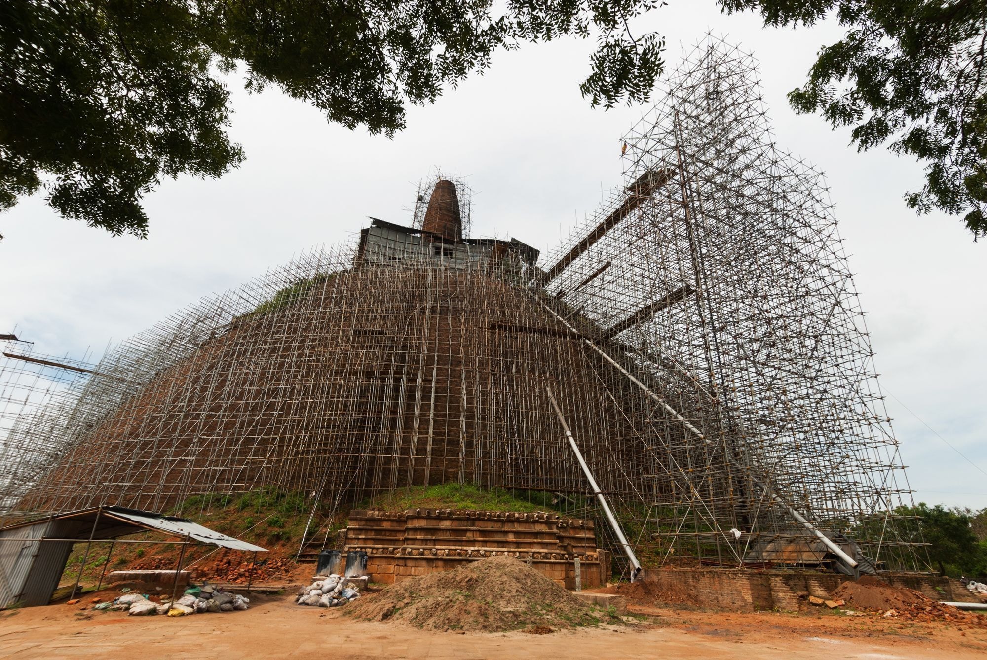 Cúpula em forma de bolha em cidade sagrada para o budismo já foi uma das maiores construções feitas pelo homem na terra