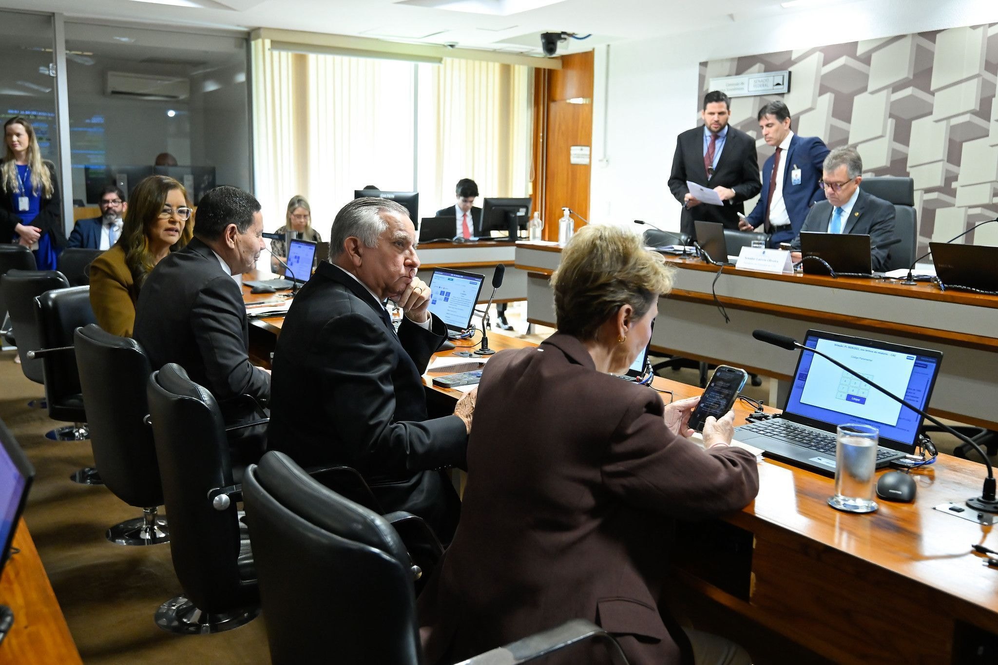 Múcio deve se reunir com presidente da Venezuela, Delcy Rodríguez