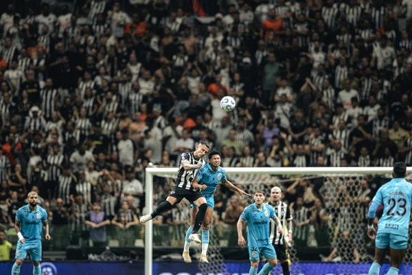 Cuca analisa eliminação do Santos e diz que jogadores sentiram o jogo