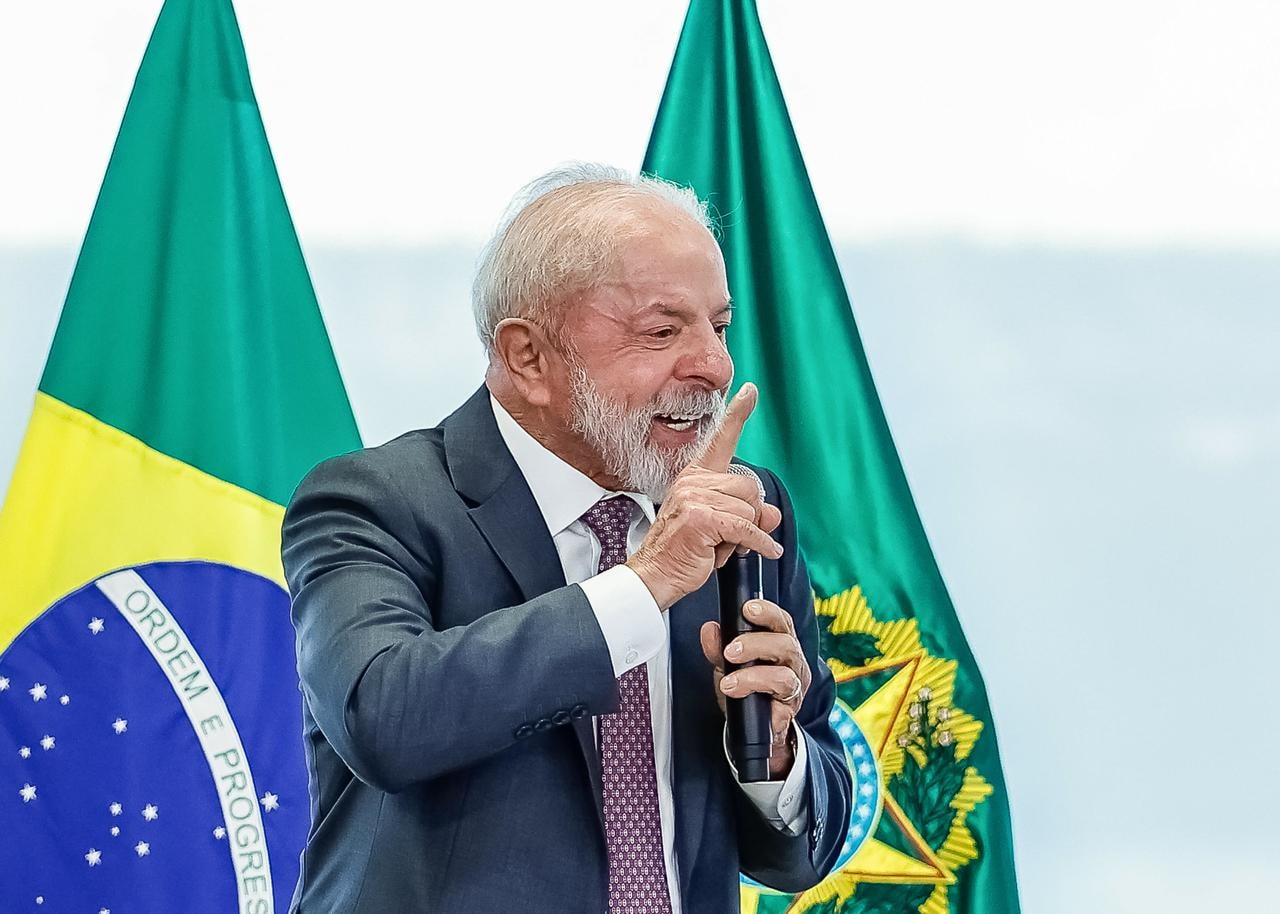 Lula diz que briga ‘todo santo dia’ para que preços nas bombas de combustíveis baixem
