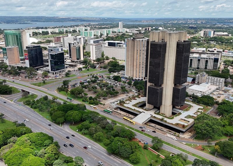 Atividade industrial da China cresce em setembro em meio ao boom da IA
