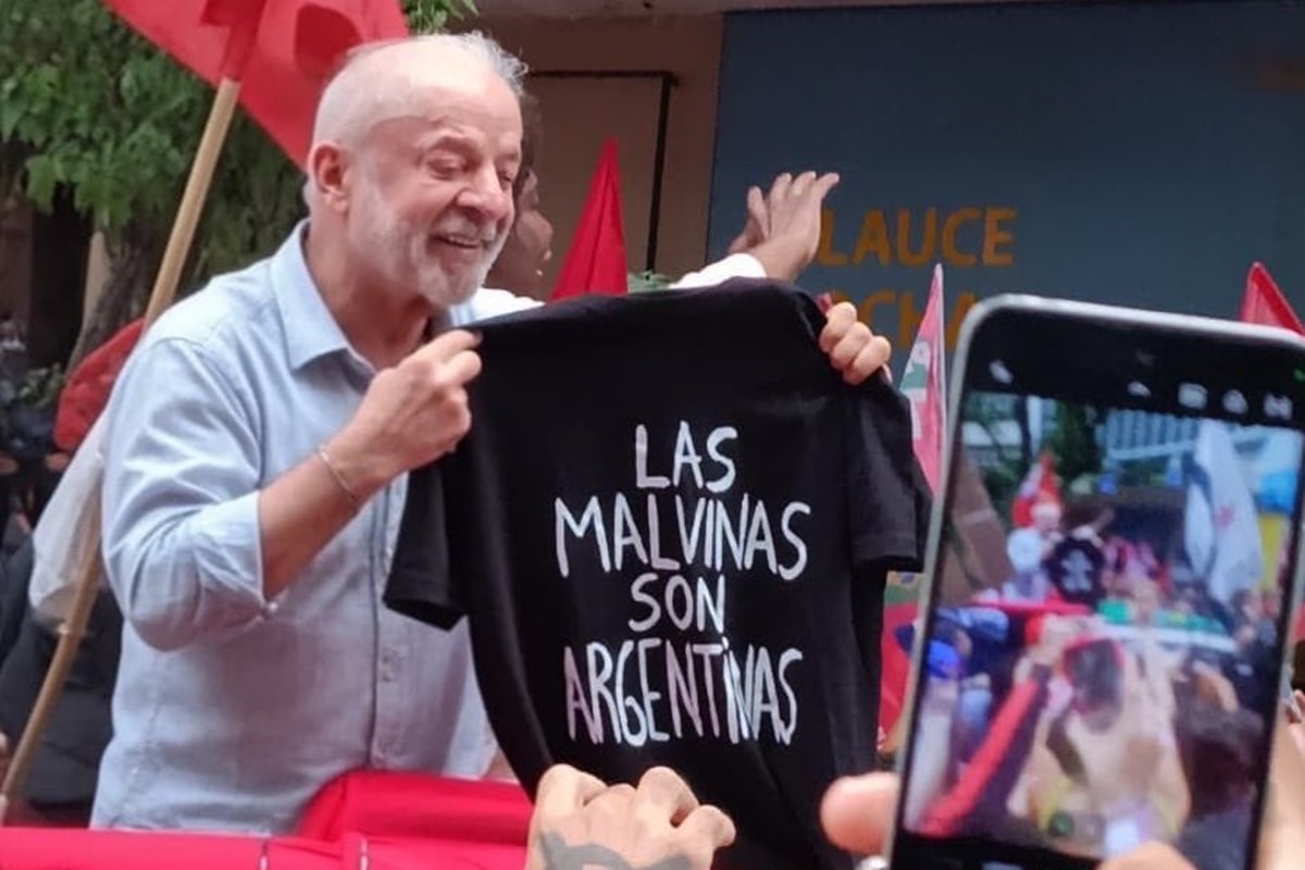 Lula exibe camisa “As Malvinas são argentinas” e repercute no país vizinho