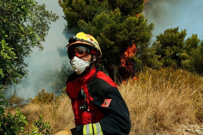 França enfrenta piora na qualidade do ar devido a incêndios florestais
