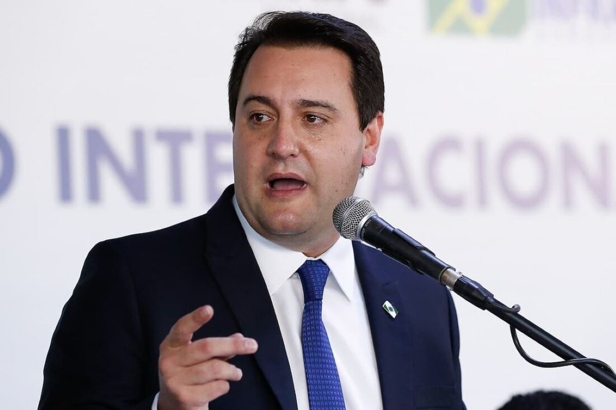 Ratinho Jr. se afasta do governo para tentar levar Sandro Alex ao 2º turno