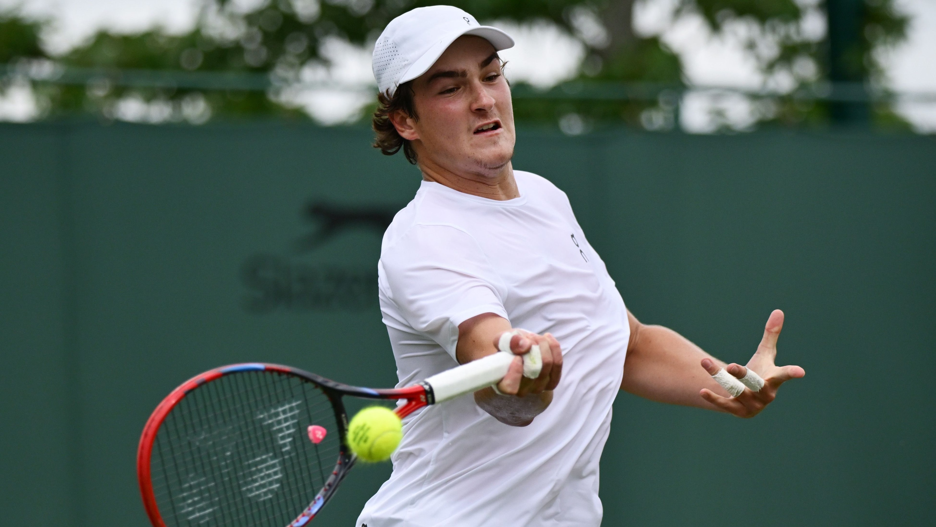 Ao vivo: acompanhe duelo entre João Fonseca e Jesper de Jong em Wimbledon