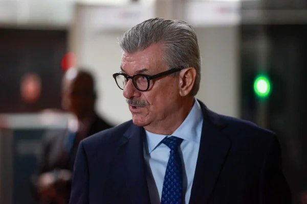 Mesmo com condenação no STJ, Buzzi segue recebendo salário