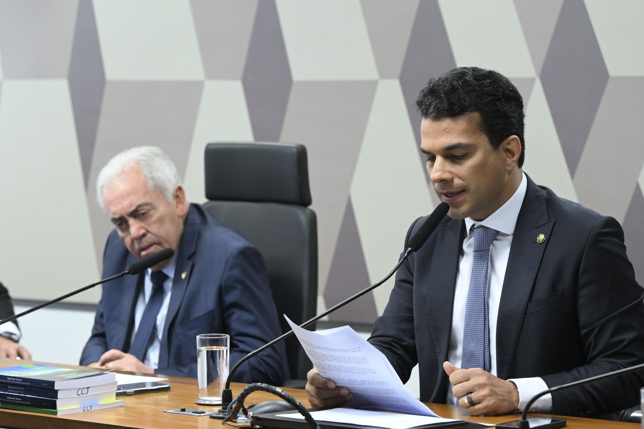 Idosos de baixa renda terão desconto em passagens sem limite de horário