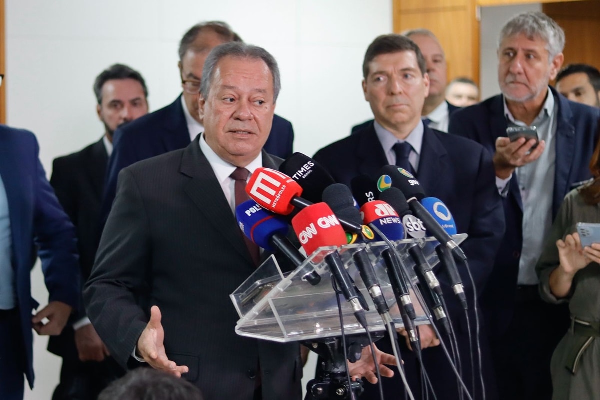 Presidente da CNI diz que acordo de Motta e Lula para 6x1 é eleitoral