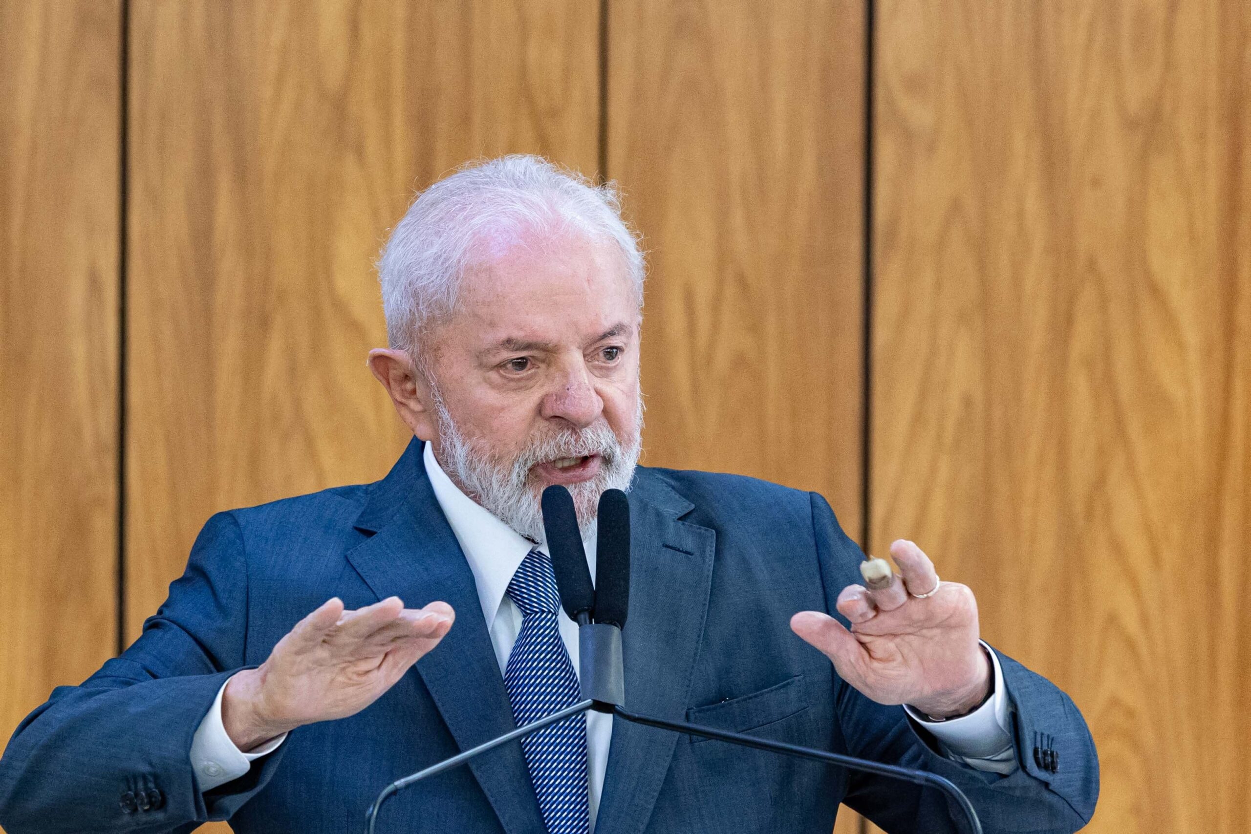 Lula assina decretos sobre descarbonização e transição energética