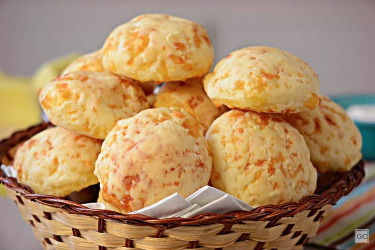 Dia do Pão de Queijo: Minas lidera e concentra 2/3 da produção no país