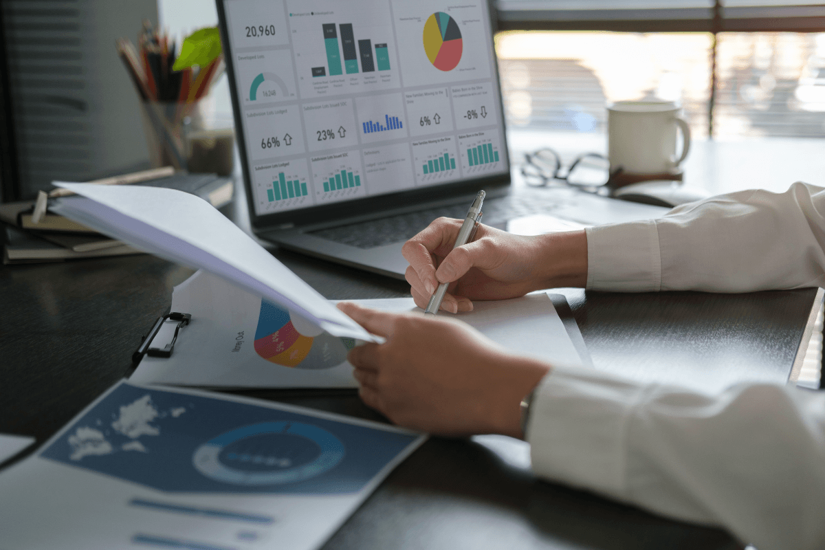 Busca de empresas por crédito cresce 9,2% em 12 meses até junho, diz Serasa Experian
