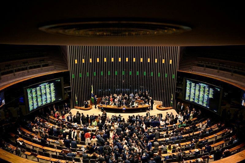 Instabilidade política e social afeta reputação do Brasil, diz pesquisa