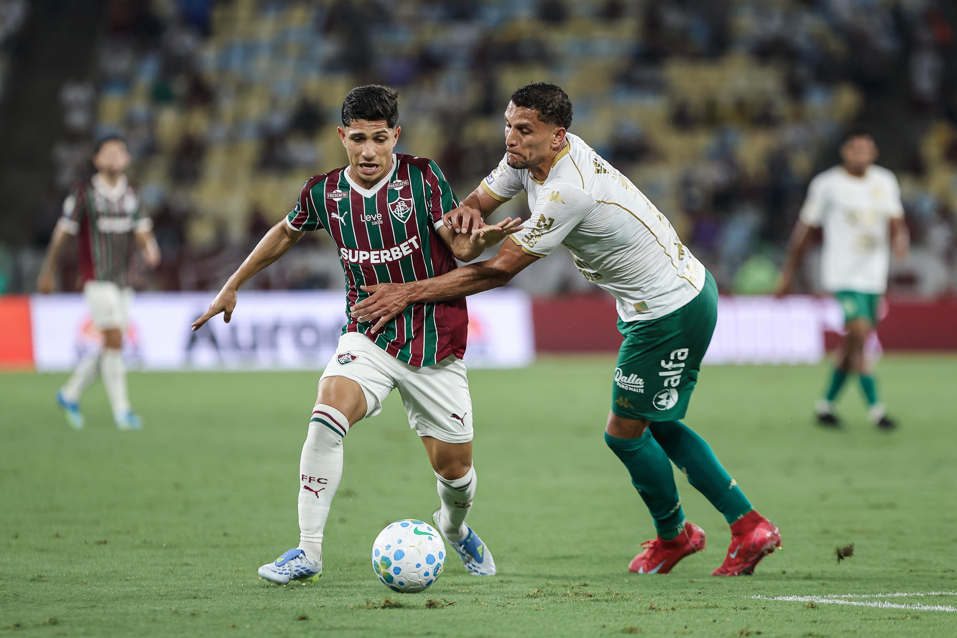 Em jogo morno, Vasco e Fluminense empatam na ida da Copa do Brasil