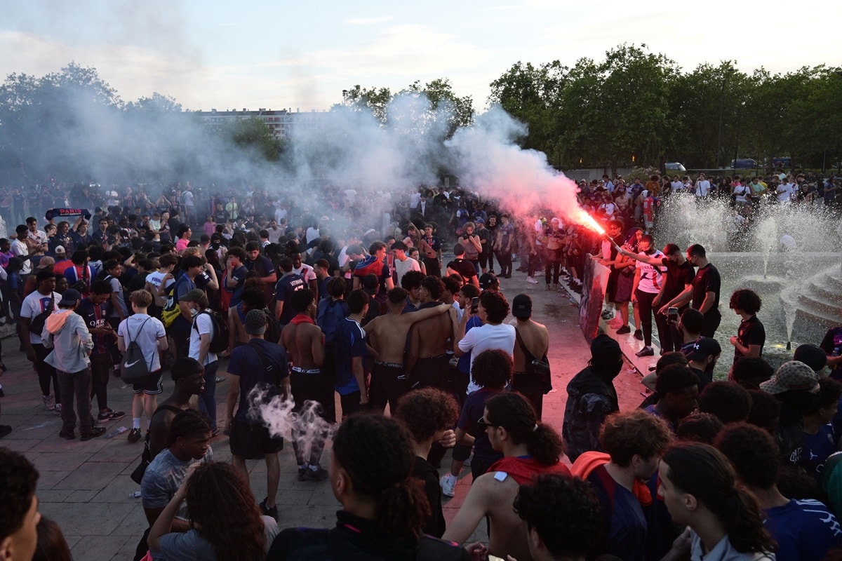 Festa de celebração do PSG termina com um morto e 416 pessoas presas