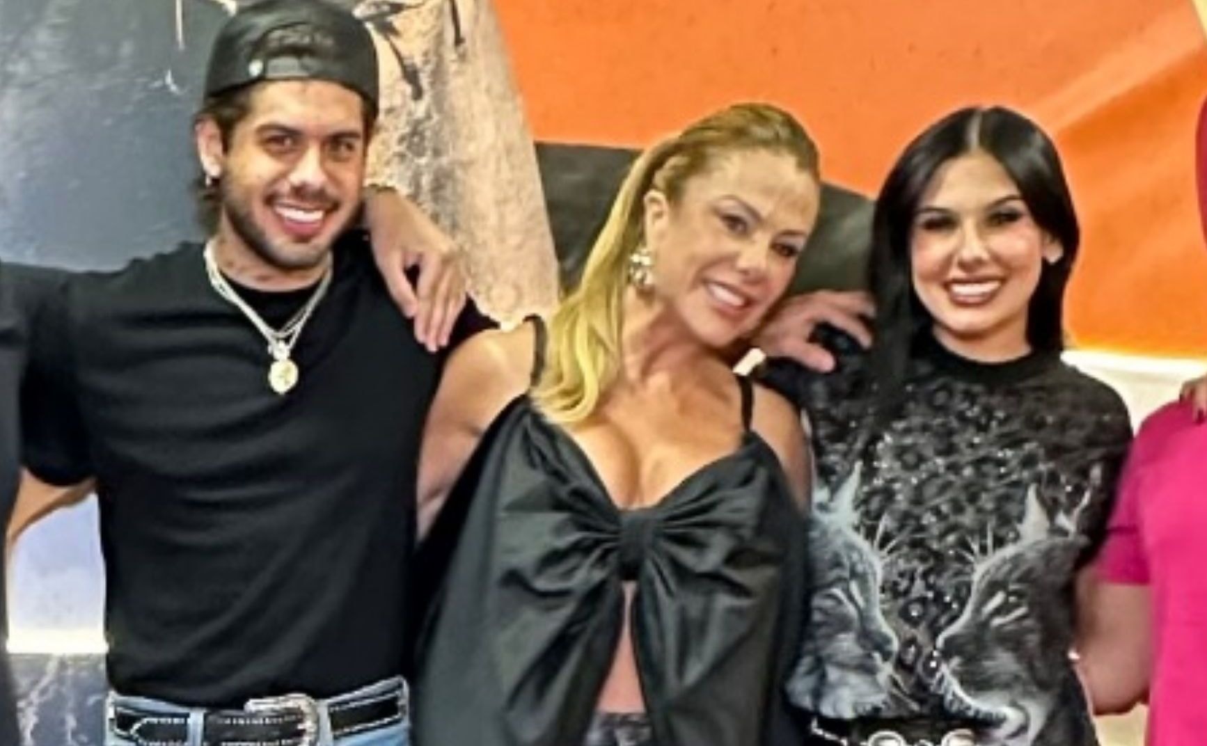 Ana Castela ganha buquê de admirador secreto: “Não gosto”