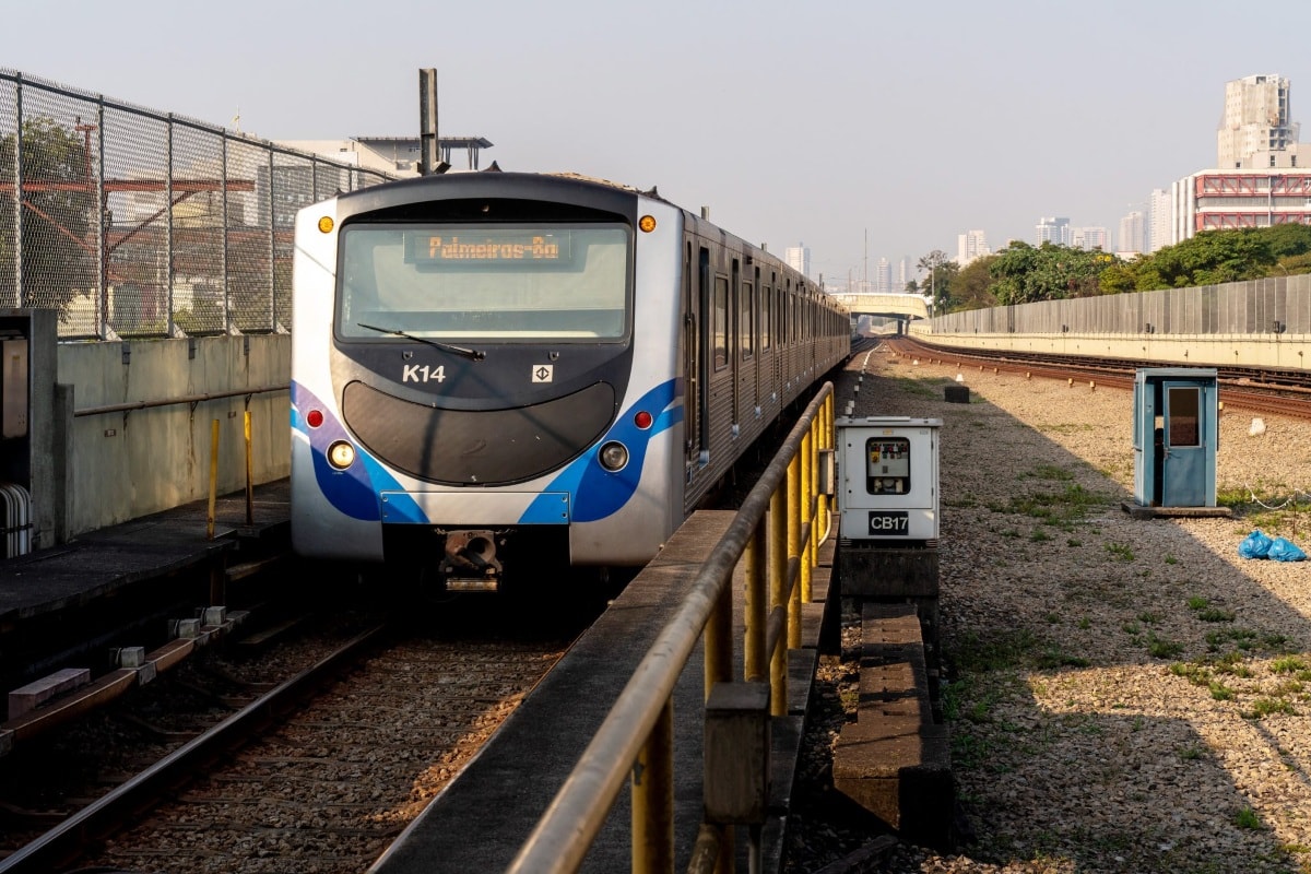 Metrô e trens terão operação especial em feriado de São Paulo