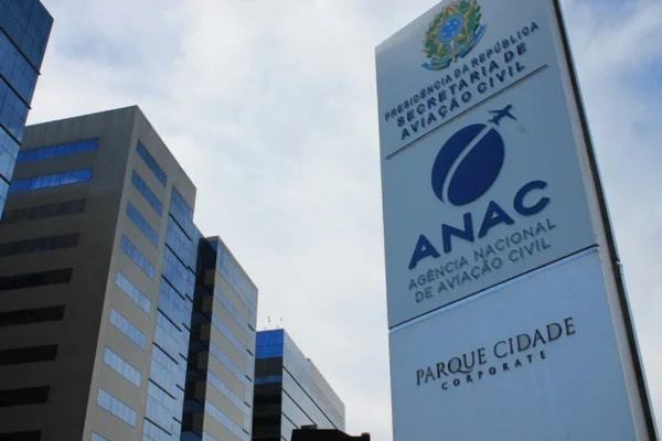 Anac assegura assento para menor de 16 anos ao lado de responsável
