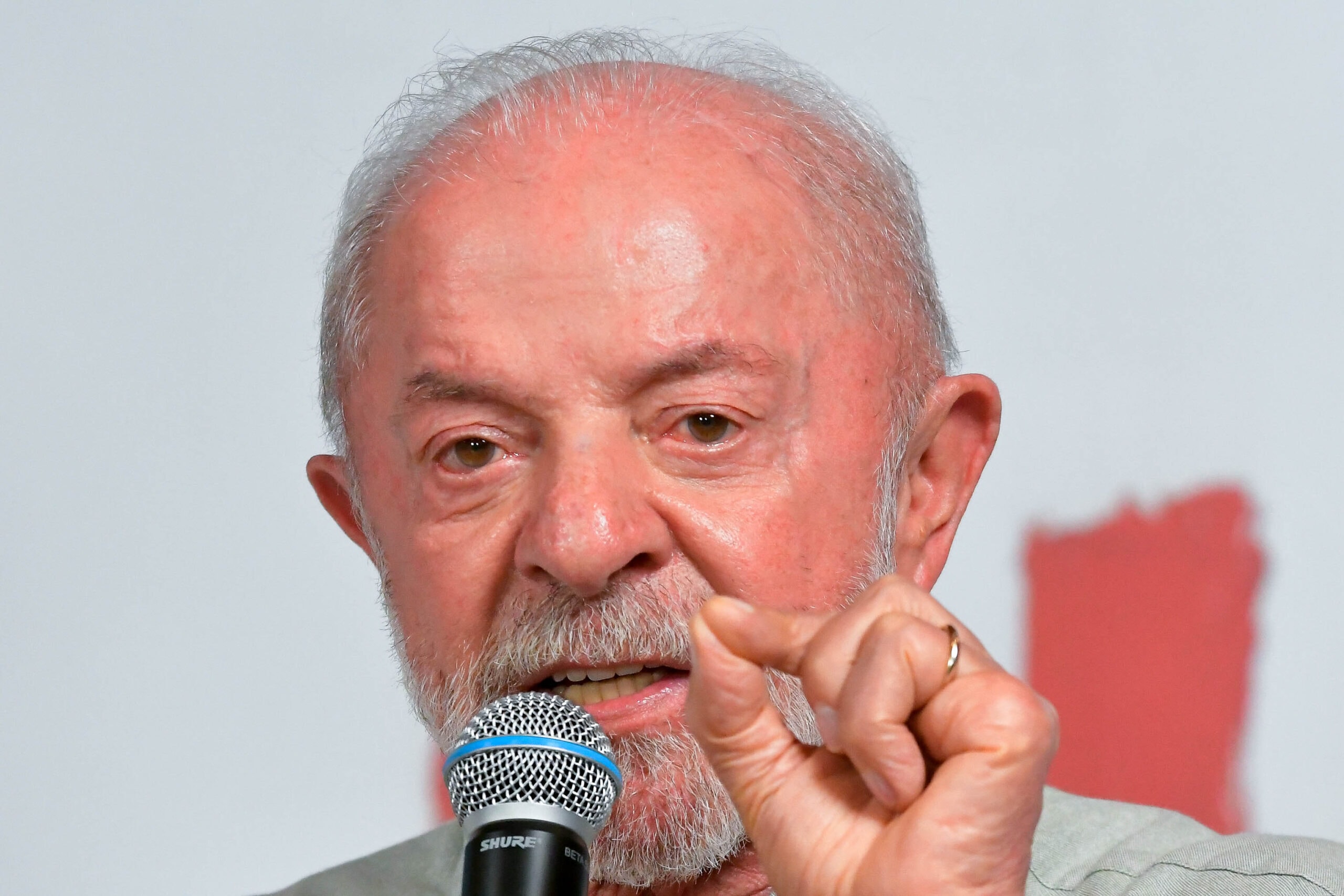 Campanha de Lula aciona TSE por “seletividade algorítmica” de IA da Meta