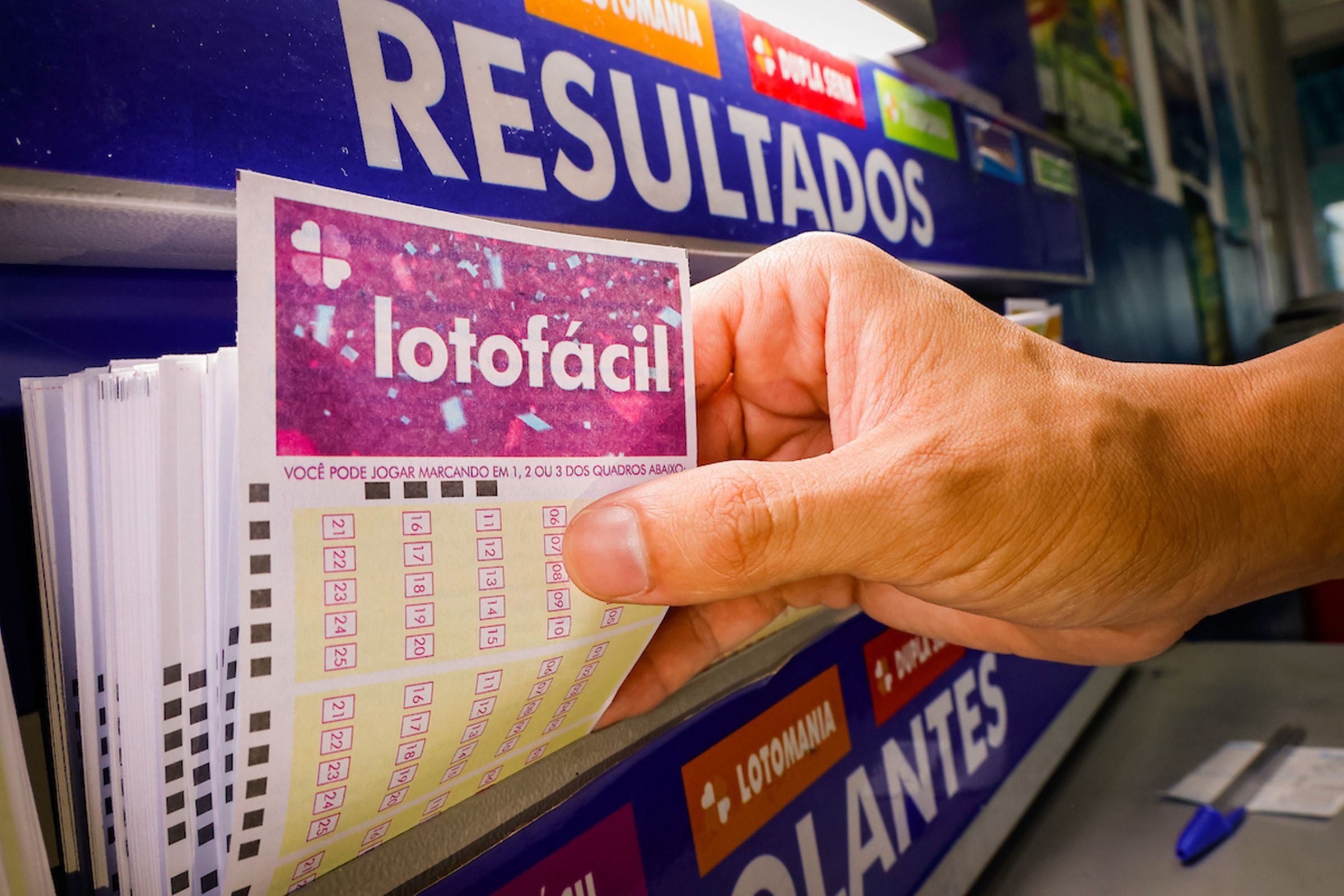Confira o resultado da Lotofácil 3751 sorteada hoje (2/8)