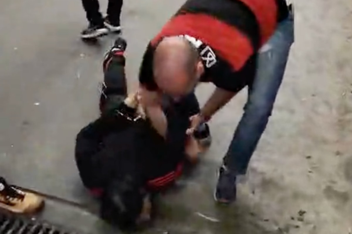 Vestidos de flamenguistas, policiais prendem chefão do CV no Maracanã. Veja vídeo