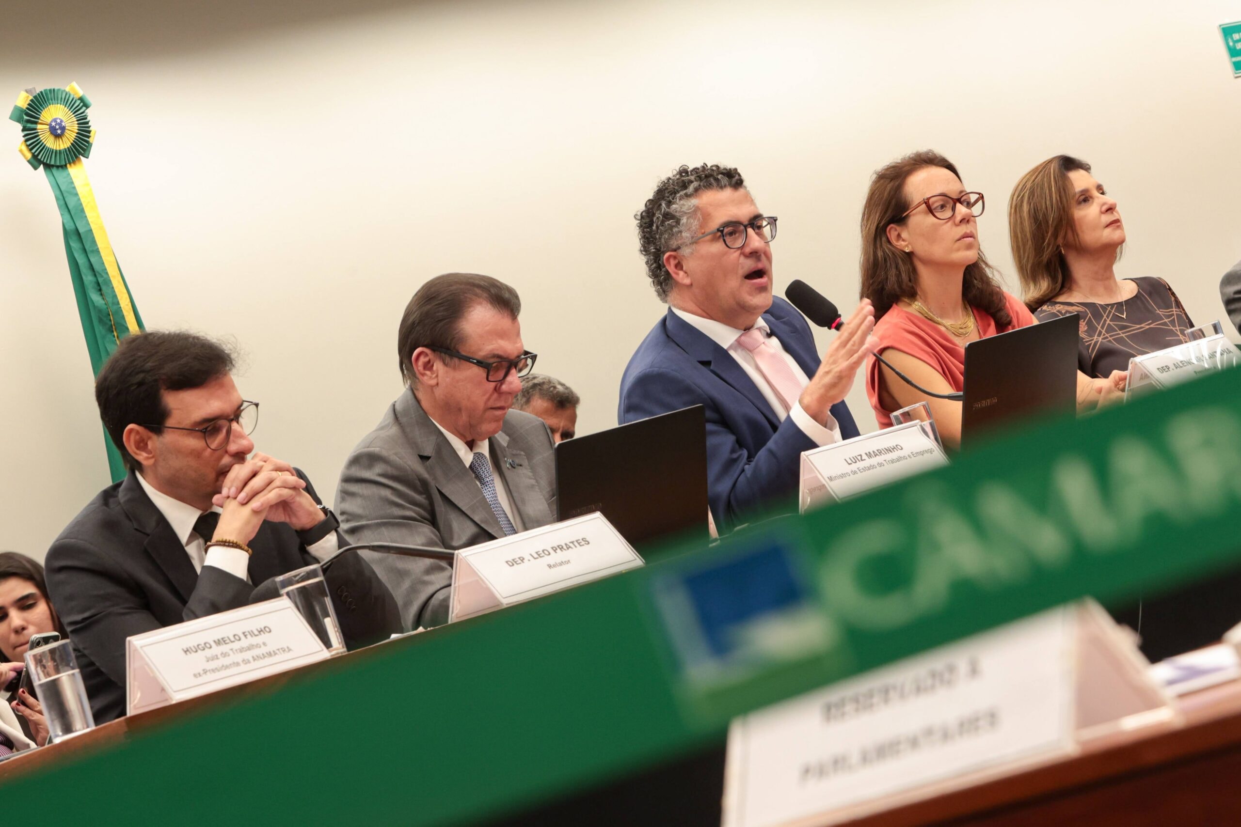 PEC da 6x1: Comissão da Câmara retoma votação nesta 4ª. Entenda rito
