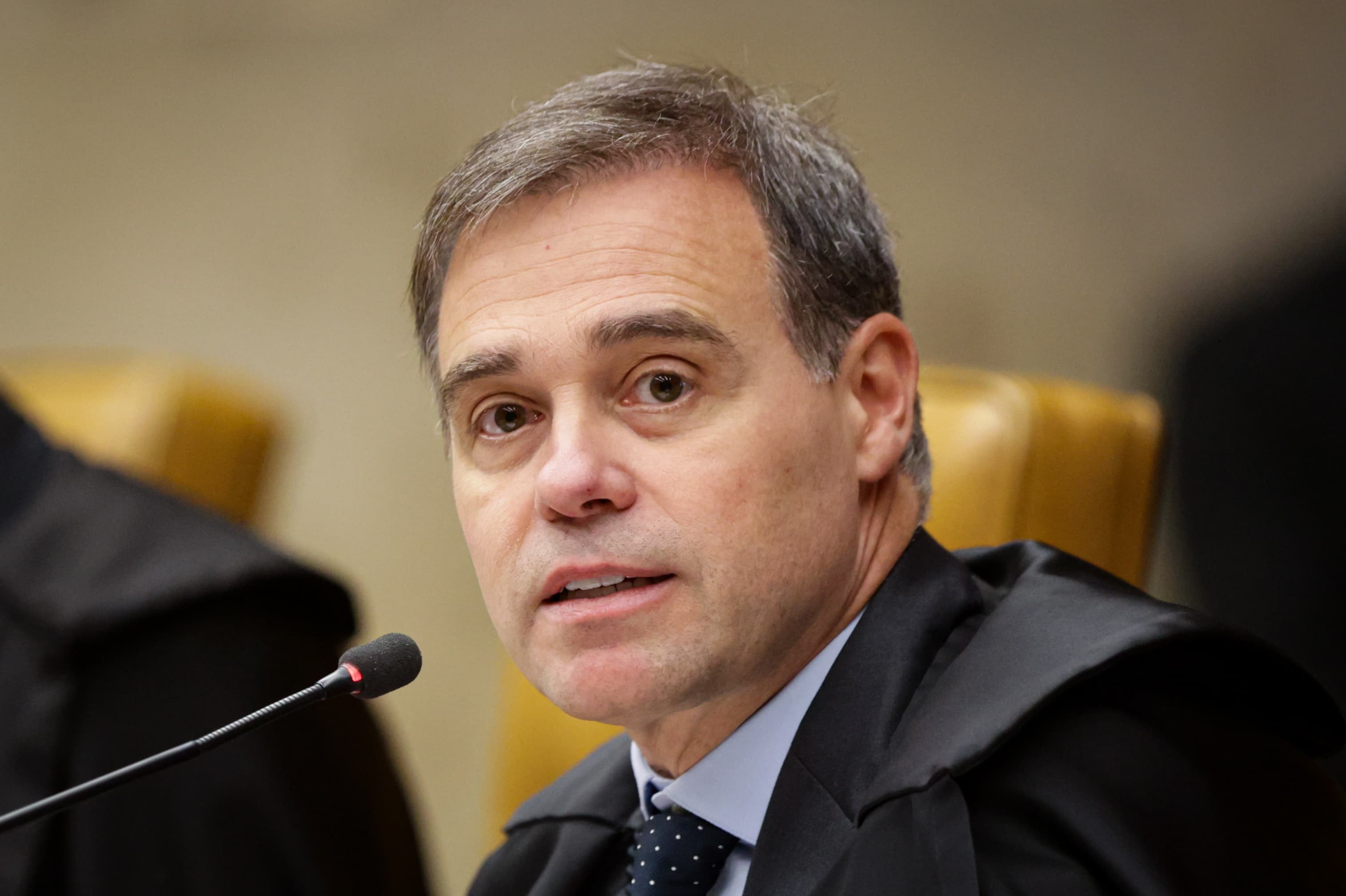 Mendonça restringe relatórios e impõe limite à Inteligência da PF